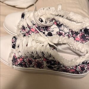 Women's Floral Skull Sneakers